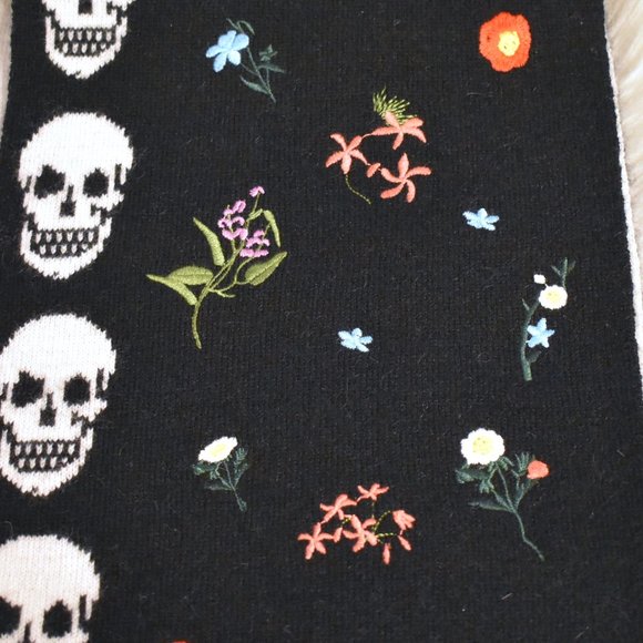Skull Cashmere | Reversible Skull and Floral Scarf - Picture 2 of 11